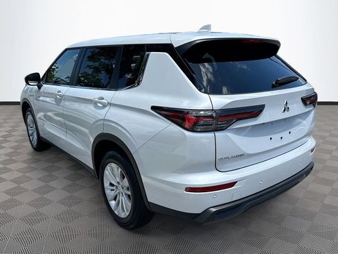 New 2026 Mitsubishi Outlander ES FWD image 5