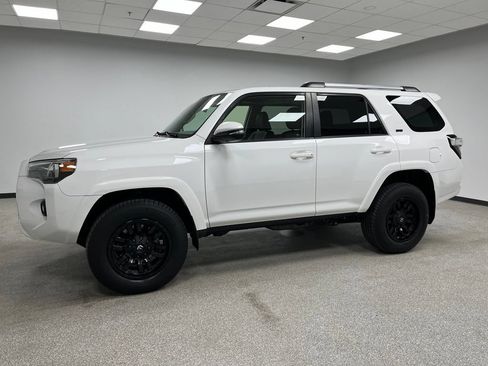 Used 2019 Toyota 4Runner SR5 Premium AWD/4WD image 6