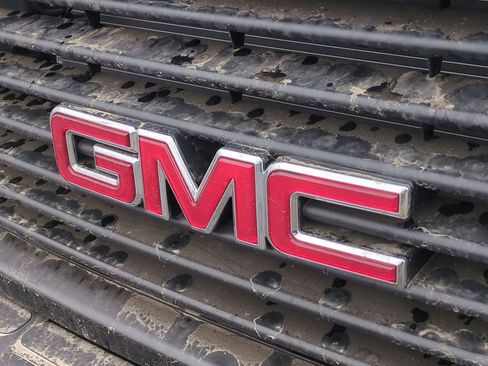 New 2025 GMC Savana 2500 w/ Driver Convenience Package image 21