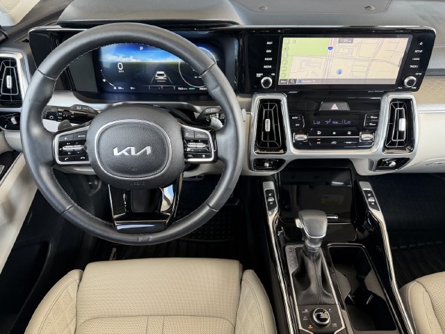 Used 2023 Kia Sorento SX AWD/4WD image 13