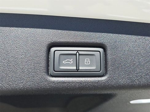 New 2025 Audi Q5 Premium Plus image 13