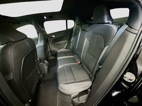 Used 2023 Volvo C40 Recharge Core w/ Climate Package AWD/4WD image 30