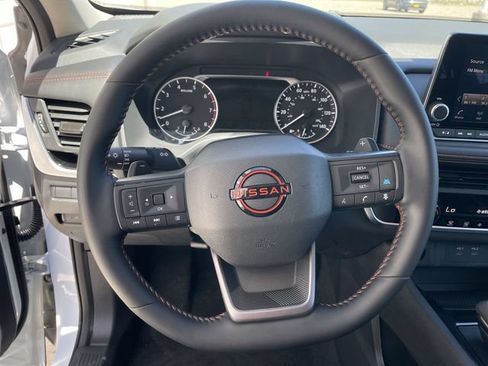 Used 2026 Nissan Rogue SV AWD/4WD image 14