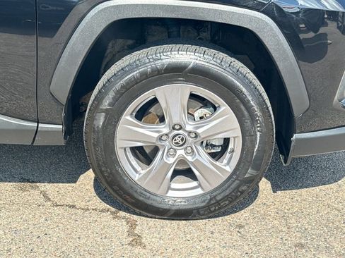 Used 2025 Toyota RAV4 XLE AWD/4WD image 40