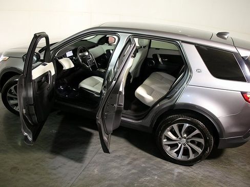 Used 2023 Land Rover Discovery Sport SE image 5