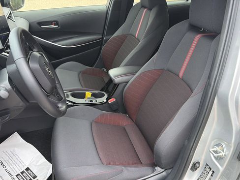 Used 2025 Toyota Corolla SE w/ SE Premium Package FWD image 8