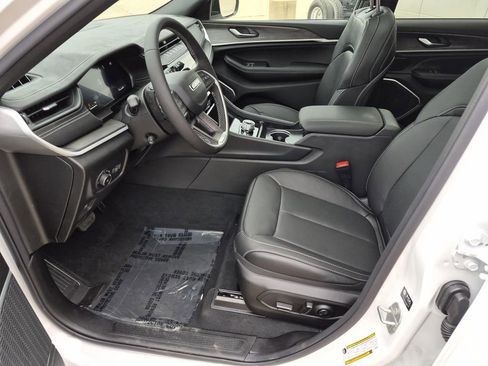 New 2026 Jeep Grand Cherokee Limited AWD/4WD image 10