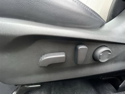 Used 2022 Subaru Forester Limited image 13