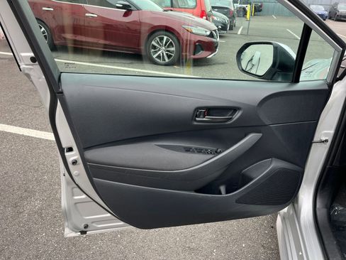 Used 2025 Toyota Corolla LE image 20