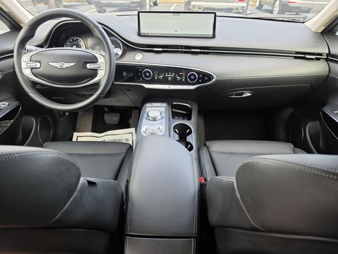 Used 2025 Genesis GV70 2.5T AWD/4WD image 18