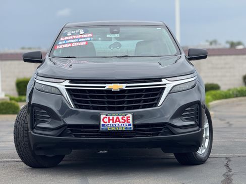 Used 2022 Chevrolet Equinox LS AWD/4WD image 2