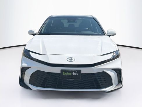 Used 2025 Toyota Camry SE FWD image 2