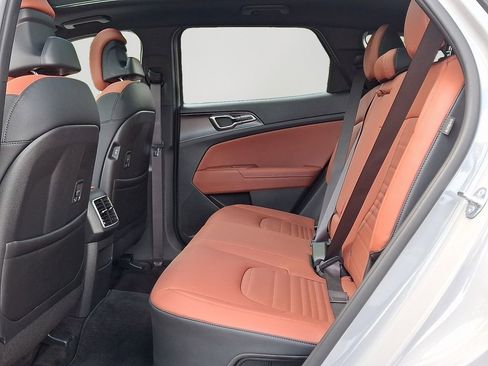 Used 2026 Kia Sportage SX Prestige image 8