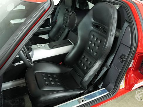 Used 2005 Ford GT image 28