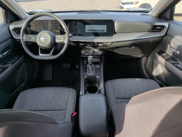 Used 2025 Nissan Kicks SV AWD/4WD image 25