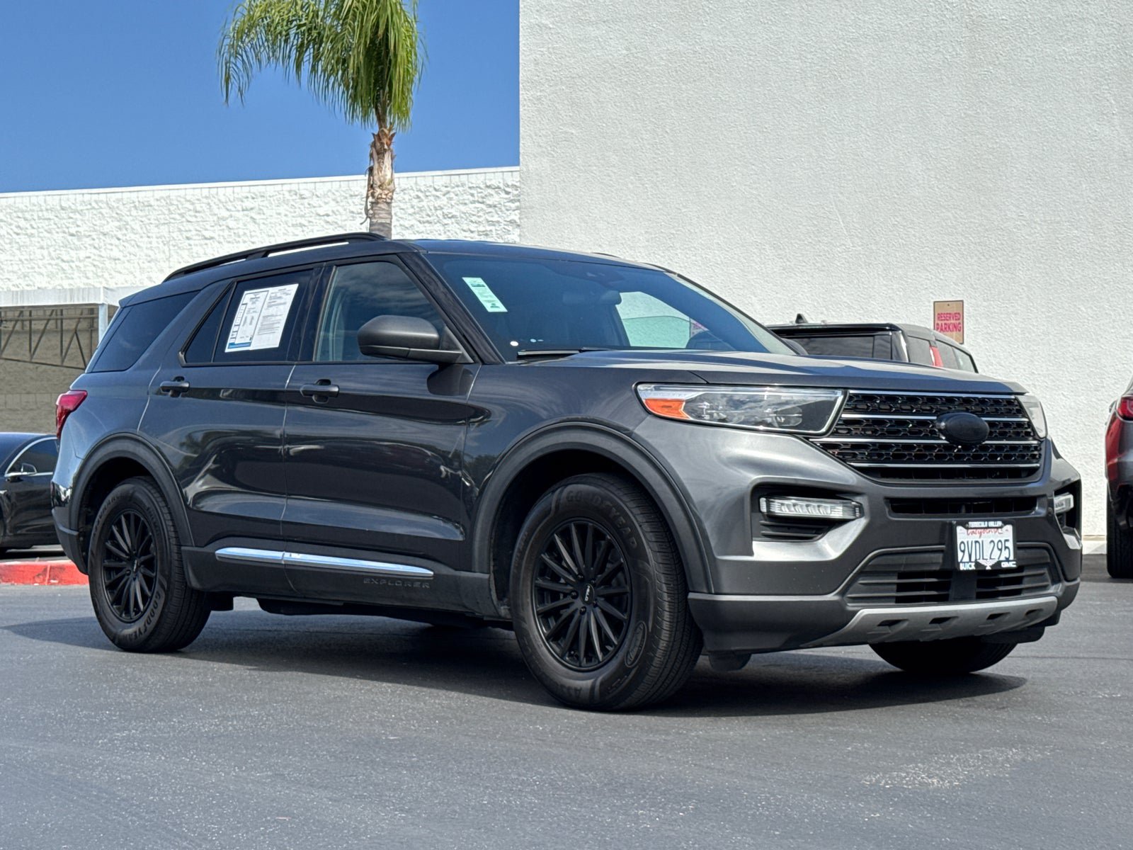Used 2020 Ford Explorer XLT w/ Equipment Group 202A RWD image 4
