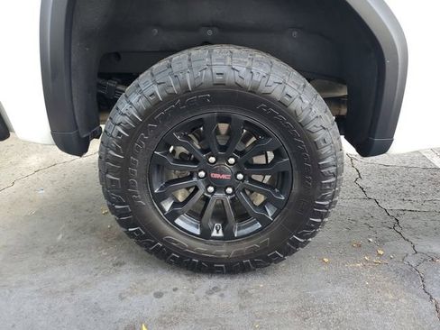 Used 2023 GMC Sierra 1500 AT4X image 5