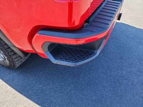 Certified 2022 GMC Sierra 1500 AT4 w/ Driver Alert Package II image 32