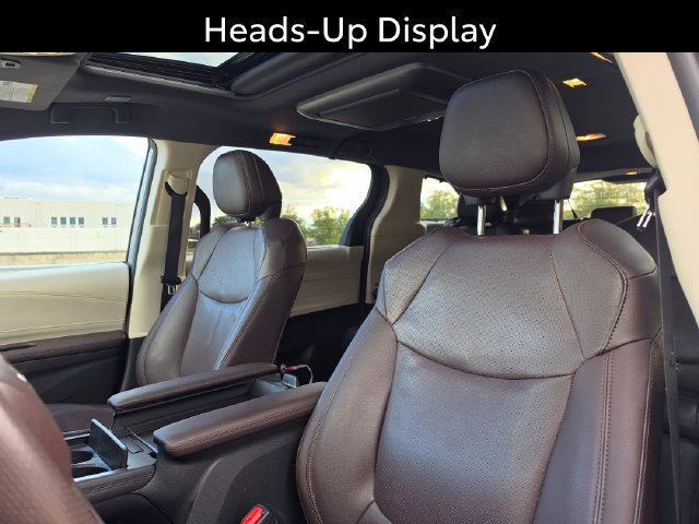 Used 2024 Toyota Sienna Platinum AWD/4WD image 11