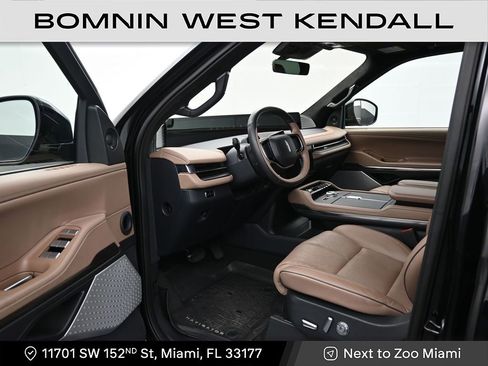 Used 2025 Lincoln Navigator L Black Label image 10