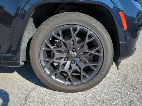 Used 2024 Jeep Grand Cherokee L Summit image 11