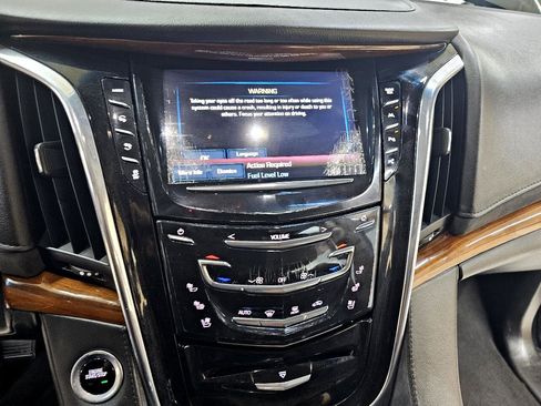 Used 2017 Cadillac Escalade ESV Premium Luxury image 35