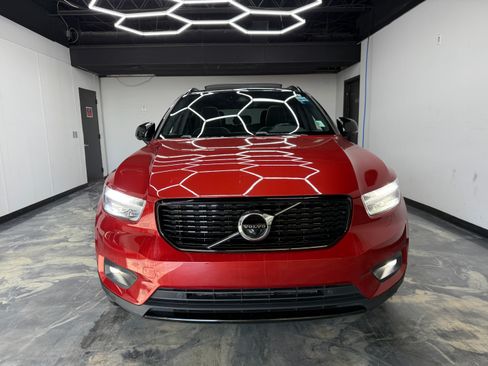 Used 2021 Volvo XC40 T5 R-Design AWD/4WD image 7