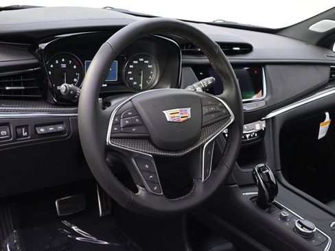 New 2025 Cadillac XT5 Sportv w/ LPO, Red Accent Package image 11