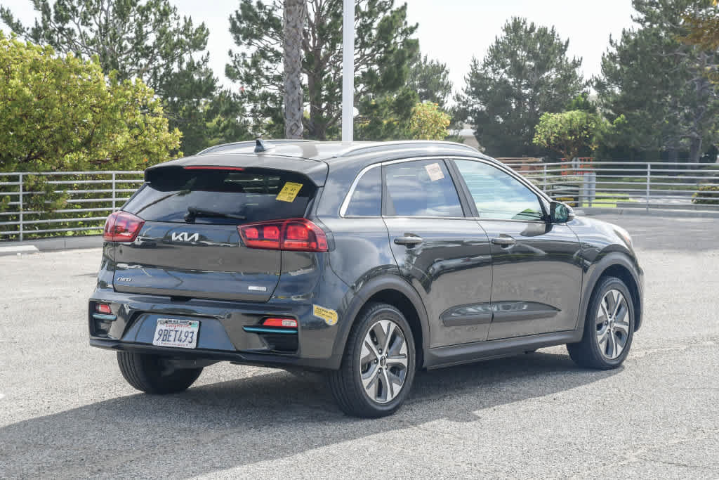 Used 2022 Kia Niro EX FWD image 9