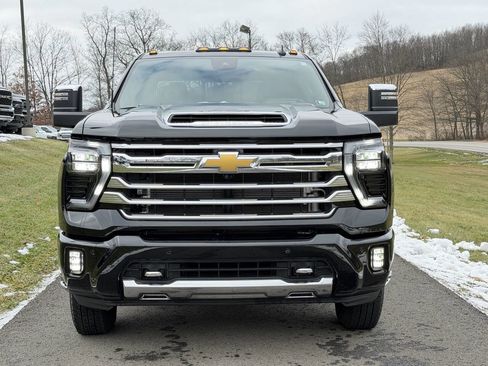 Used 2024 Chevrolet Silverado 3500 High Country w/ High Country Premium Package image 2
