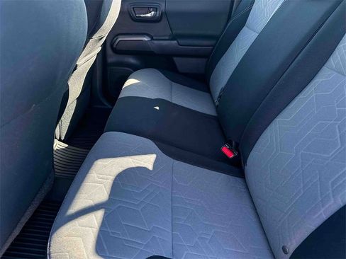 Used 2021 Toyota Tacoma TRD Off-Road image 18