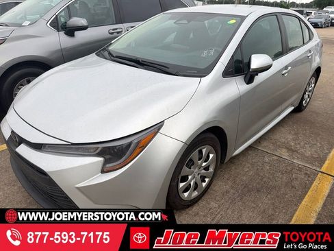 Used 2024 Toyota Corolla LE FWD image 1