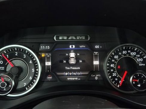 Used 2022 RAM 1500 Laramie AWD/4WD image 12