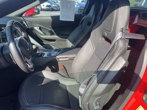 Used 2017 Chevrolet Corvette Stingray Convertible RWD image 9