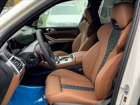 Used 2025 BMW X5 M Competition w/ Executive Package image 9