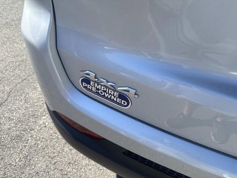 Used 2024 Jeep Compass Latitude image 5