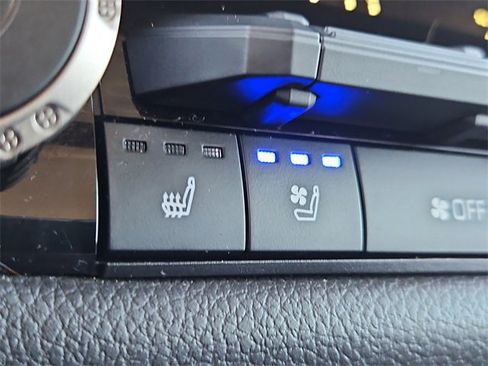 Used 2024 Toyota Tundra Limited image 4