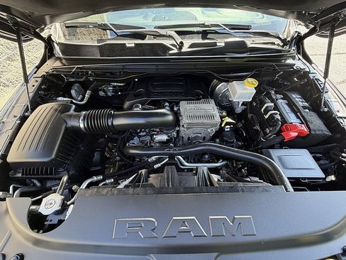 Used 2023 RAM 1500 Big Horn AWD/4WD image 33