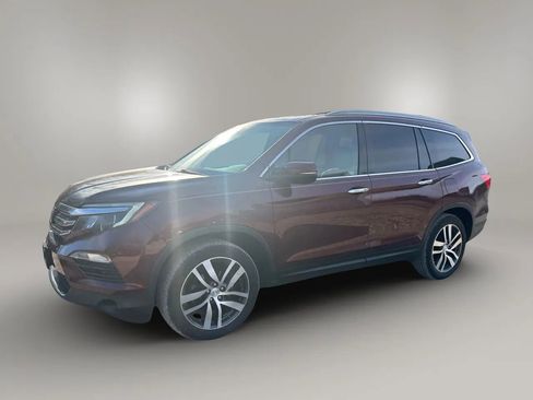 Used 2018 Honda Pilot Touring image 11