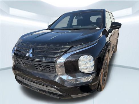 Used 2022 Mitsubishi Outlander SE image 4