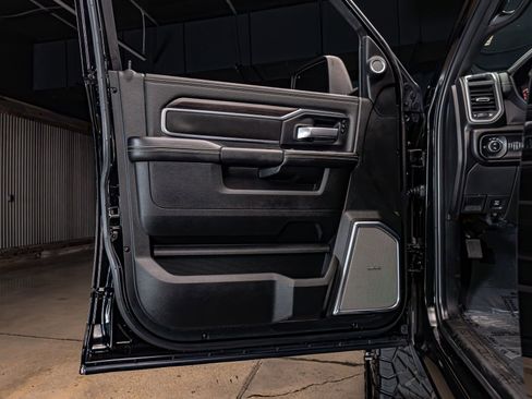 Used 2025 RAM 3500 Laramie image 31