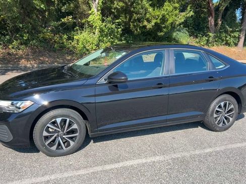 Used 2024 Volkswagen Jetta S image 30