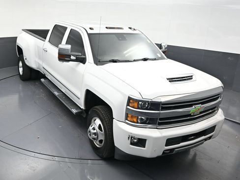 Used 2019 Chevrolet Silverado 3500 High Country w/ Duramax Plus Package AWD/4WD image 23
