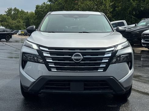 Used 2024 Nissan Rogue S AWD/4WD image 11