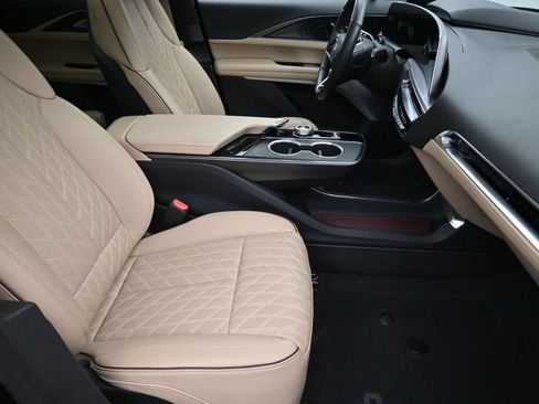 Used 2026 Cadillac Lyriq Signature Luxury w/ Nappa Leather Package AWD/4WD image 36