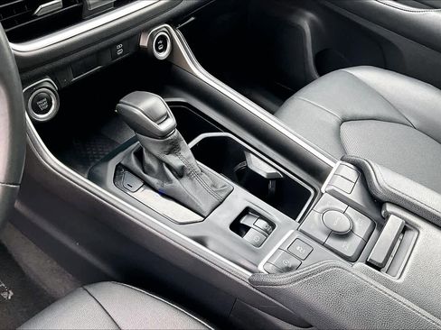 Used 2024 Toyota Grand Highlander XLE image 16