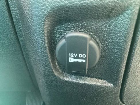 Used 2024 RAM 1500 Classic SLT AWD/4WD image 21