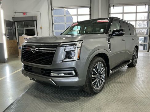 Used 2025 Nissan Armada Platinum Reserve image 2