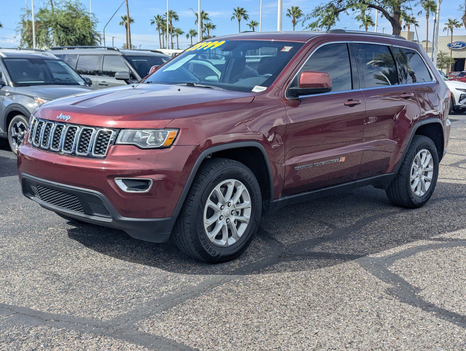 Used 2021 Jeep Grand Cherokee Laredo AWD/4WD image 5