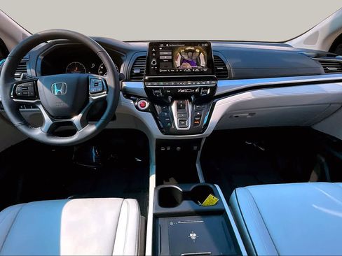Used 2026 Honda Odyssey Touring image 16
